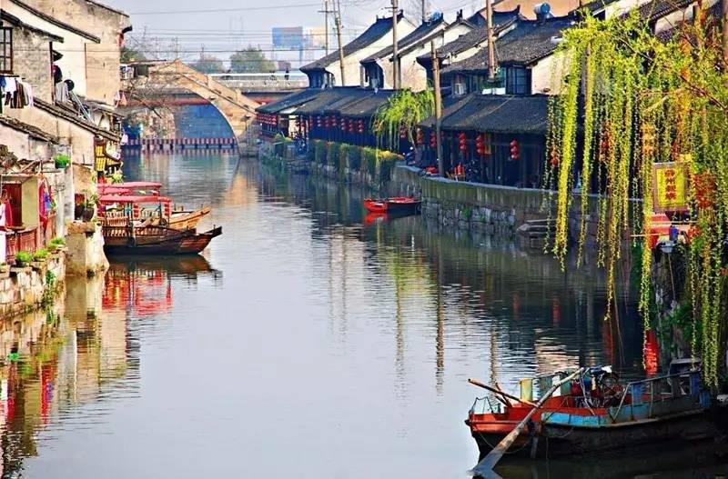 招聘附带才艺以及外貌等要求是否合理？